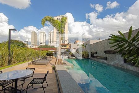 Apartamento à venda com 28m², 1 quarto e sem vaga Apartamento à venda com 28m², 1 quarto e sem vagaÁrea comum - Piscina