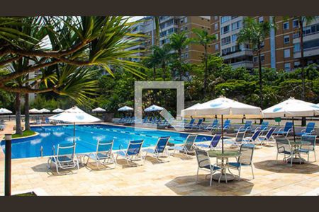 Apartamento à venda com 130m², 3 quartos e 3 vagasÁrea comum - Piscina