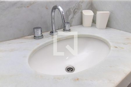 Apartamento para alugar com 65m², 2 quartos e 1 vaga Apartamento para alugar com 65m², 2 quartos e 1 vagaBanheiro da Suite