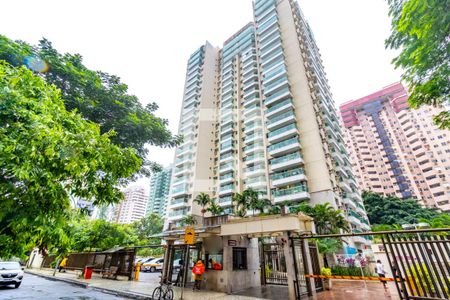 Apartamento para alugar com 65m², 2 quartos e 1 vaga Apartamento para alugar com 65m², 2 quartos e 1 vagaFachada e portaria