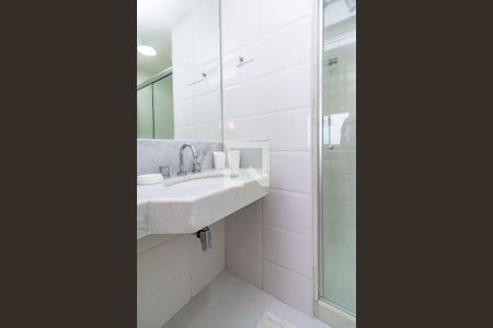 Apartamento para alugar com 65m², 2 quartos e 1 vaga Apartamento para alugar com 65m², 2 quartos e 1 vagaBanheiro da Suite