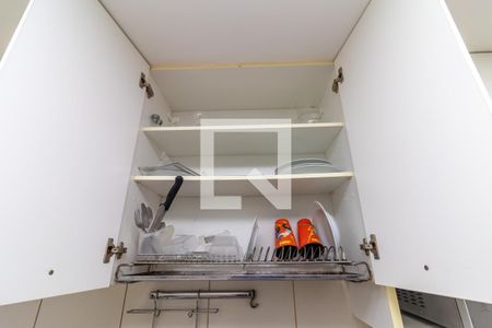 Apartamento para alugar com 65m², 2 quartos e 1 vaga Apartamento para alugar com 65m², 2 quartos e 1 vagaCozinha - Armários