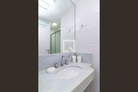 Apartamento para alugar com 65m², 2 quartos e 1 vaga Apartamento para alugar com 65m², 2 quartos e 1 vagaBanheiro da Suite