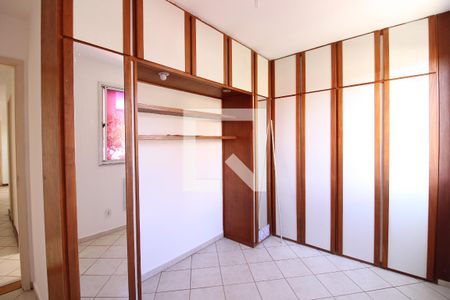 Quarto 1 de apartamento para alugar com 2 quartos, 60m² em Freguesia de Jacarepaguá, Rio de Janeiro