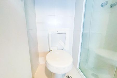 Banheiro de apartamento para alugar com 1 quarto, 23m² em Vila Madalena, São Paulo