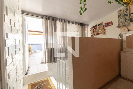 Hall da Escada de casa à venda com 3 quartos, 210m² em Jardim Santa Emília, São Paulo