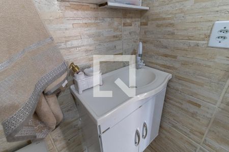 Casa à venda com 210m², 3 quartos e 2 vagas Casa à venda com 210m², 3 quartos e 2 vagasBanheiro da Suíte