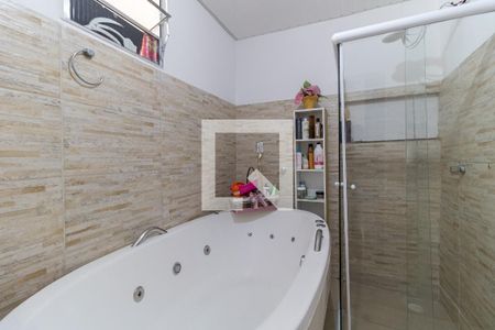 Casa à venda com 210m², 3 quartos e 2 vagas Casa à venda com 210m², 3 quartos e 2 vagasBanheiro da Suíte