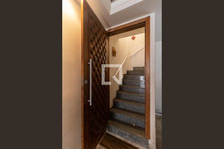 Casa à venda com 210m², 3 quartos e 2 vagas Casa à venda com 210m², 3 quartos e 2 vagasEntrada