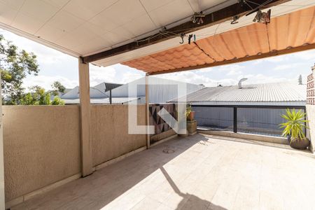 Casa à venda com 210m², 3 quartos e 2 vagas Casa à venda com 210m², 3 quartos e 2 vagasVaranda