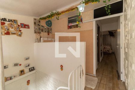 Hall da Escada de casa à venda com 3 quartos, 210m² em Jardim Santa Emília, São Paulo