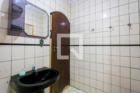 Casa à venda com 150m², 2 quartos e 2 vagasBanheiro social