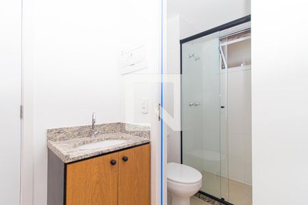 Banheiro de kitnet/studio para alugar com 1 quarto, 19m² em Bela Vista, São Paulo