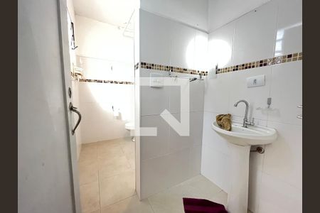 Casa para alugar com 160m², 4 quartos e 1 vaga Casa para alugar com 160m², 4 quartos e 1 vagaBanheiro da Suíte