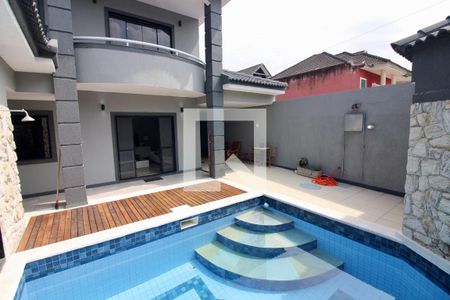 Casa de condomínio à venda com 260m², 5 quartos e 3 vagasPiscina