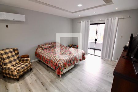Casa de condomínio à venda com 260m², 5 quartos e 3 vagasSuíte 3