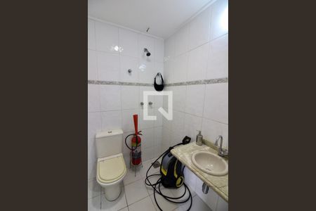 Casa de condomínio à venda com 260m², 5 quartos e 3 vagasBanheiro de serviço