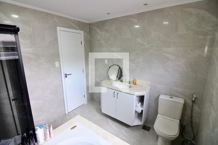 Casa de condomínio à venda com 260m², 5 quartos e 3 vagasBanheiro da Suíte 3