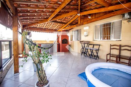 Casa à venda com 127m², 3 quartos e 2 vagas Casa à venda com 127m², 3 quartos e 2 vagasVaranda