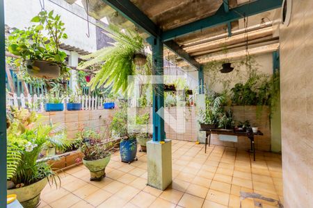 Casa à venda com 262m², 5 quartos e 3 vagas Casa à venda com 262m², 5 quartos e 3 vagasQuintal