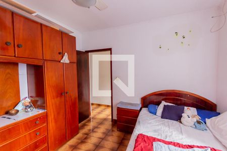 Casa à venda com 262m², 5 quartos e 3 vagas Casa à venda com 262m², 5 quartos e 3 vagasQuarto 2