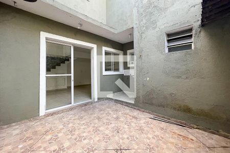Casa à venda com 70m², 1 quarto e sem vagaÁrea de Serviço e Quintal