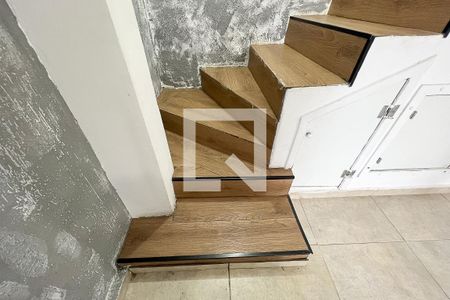 Escada de casa à venda com 1 quarto, 70m² em Barra Funda, São Paulo