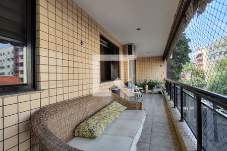 Apartamento à venda com 126m², 3 quartos e 3 vagasVaranda 