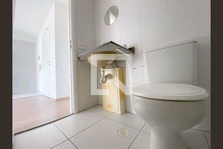 Banheiro de apartamento para alugar com 1 quarto, 31m² em Água Branca, São Paulo