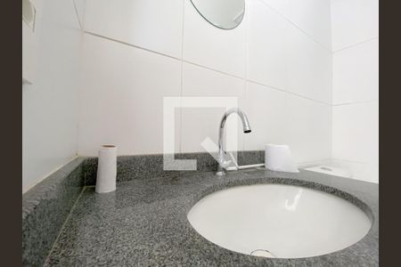 Banheiro de apartamento para alugar com 1 quarto, 31m² em Água Branca, São Paulo