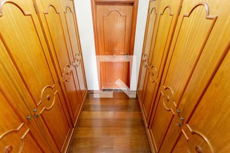 Casa à venda com 400m², 3 quartos e 4 vagasCloset da suíte