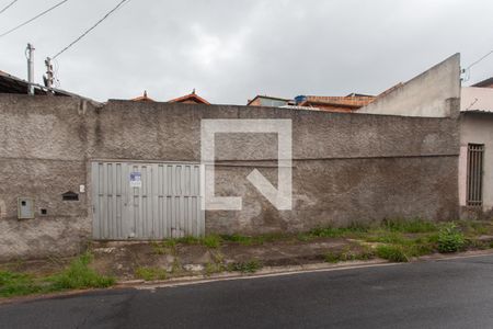 Casa para alugar com 400m², 3 quartos e 4 vagasFachada