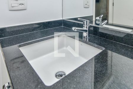 Banheiro de kitnet/studio à venda com 1 quarto, 29m² em República, São Paulo