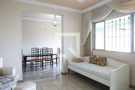 Sala de casa à venda com 4 quartos, 208m² em Camargos, Belo Horizonte