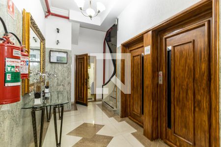 Apartamento para alugar com 41m², 1 quarto e sem vagaElevadores