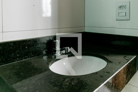 Banheiro de apartamento para alugar com 1 quarto, 38m² em Vila Gomes Cardim, São Paulo