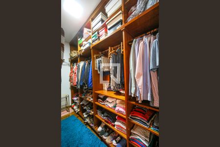 Casa à venda com 313m², 3 quartos e 4 vagasCloset da suíte 01