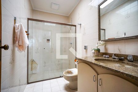 Casa à venda com 313m², 3 quartos e 4 vagasBanheiro social