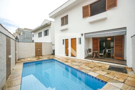 Casa à venda com 313m², 3 quartos e 4 vagasQuintal
