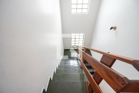 Casa à venda com 313m², 3 quartos e 4 vagasEscada