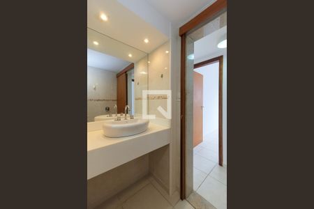 Apartamento à venda com 69m², 2 quartos e sem vagaBanheiro Corredor