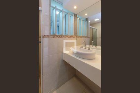 Apartamento à venda com 69m², 2 quartos e sem vagaBanheiro Corredor