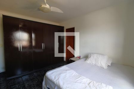 Casa à venda com 270m², 4 quartos e 2 vagasSuíte 1