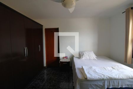 Casa à venda com 270m², 4 quartos e 2 vagasSuíte 1