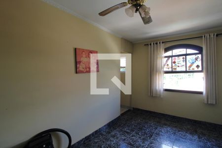 Casa à venda com 270m², 4 quartos e 2 vagasSuíte 2