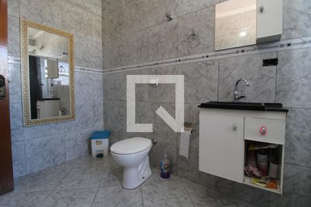Casa à venda com 270m², 4 quartos e 2 vagasBanheiro da suíte 1