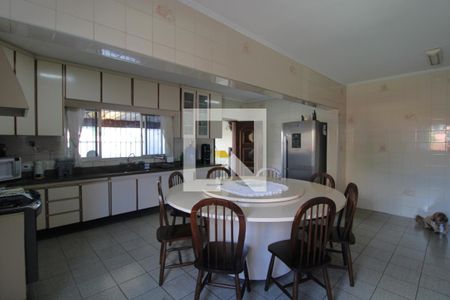 Casa à venda com 270m², 4 quartos e 2 vagasCozinha