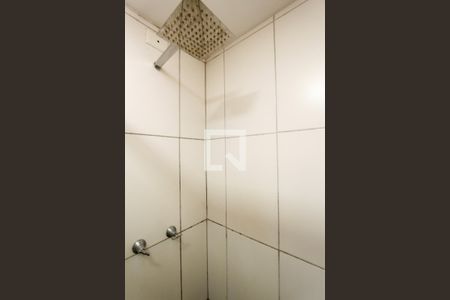 Banheiro suite de apartamento para alugar com 2 quartos, 48m² em Protásio Alves, Porto Alegre
