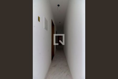 Corredor de apartamento para alugar com 2 quartos, 48m² em Vila Santana, São Paulo