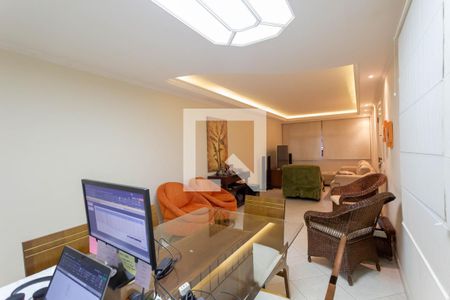 Sala de casa à venda com 4 quartos, 230m² em Vila Santo Estefano, São Paulo